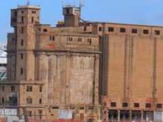 Livorno, allarme bomba su traghetto: scatta maxi emergenza in porto