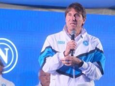 Piove sul ritiro del Napoli, tifosi furiosi: “Dov’è Conte?”