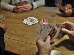 Rissa al centro anziani, pugno in faccia a un 97enne per… una partita a scopa