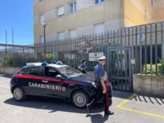 Sequestrati in auto per ore e rapinati, notte di terrore per due giovani di Ardea: arrestata coppia