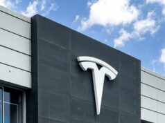 Tesla apre un nuovo center a Roma e il primo store di Bari