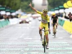 Tour de France, Pogacar trionfa ma Van Aert gli toglie ultima tappa
