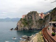 Tragedia alle Cinque Terre, muore cadendo da via dell’Amore dopo litigio con fidanzata