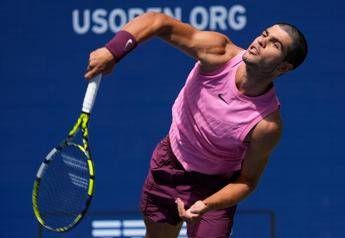 Alcaraz, agli Us Open ecco il nuovo kit… rosa: “Sembra Ken”