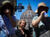 Caldo rovente sull’Italia, oggi allerta arancione in 14 città. Domani i primi 4 bollini rossi