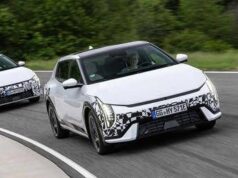 KIA EV4: nuova elettrica con sicurezza e praticità integrate