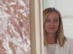 Sondaggio politico, Fratelli d’Italia oltre il 30%: leggero calo per il Pd, male il M5S