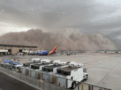 Una tempesta di sabbia travolge Phoenix: visibilità quasi nulla, danni e blackout
