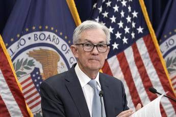 Usa, Powell apre a taglio tassi d’interesse: “Effetto dei dazi ora è visibile”