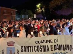 A Santi Cosma e Damiano fiaccolata per Paolo, suicida a 14 anni