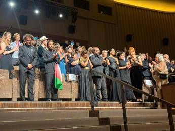 A Venezia applausi, lacrime e bandiere per il film sulla piccola Hind morta a Gaza