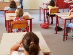 Bimbo caduto da terrazzino scuola a Genova, le indagini si concentrano sulle negligenze dell’istituto