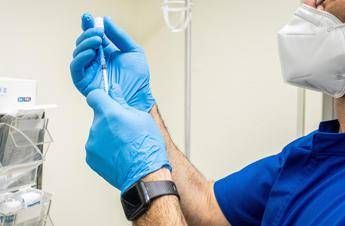 Covid, diramata circolare per i vaccini: dove si potrà fare richiamo e come prenotare