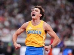 Fenomeno Duplantis, vince l’oro nel salto con l’asta e batte il record del mondo