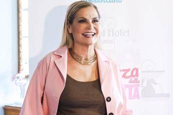 Grande Fratello, al via oggi la nuova edizione con Simona Ventura: tutte le novità