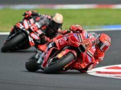 MotoGp, Marquez trionfa nel Gp di San Marino. Secondo Bezzecchi, cade Bagnaia
