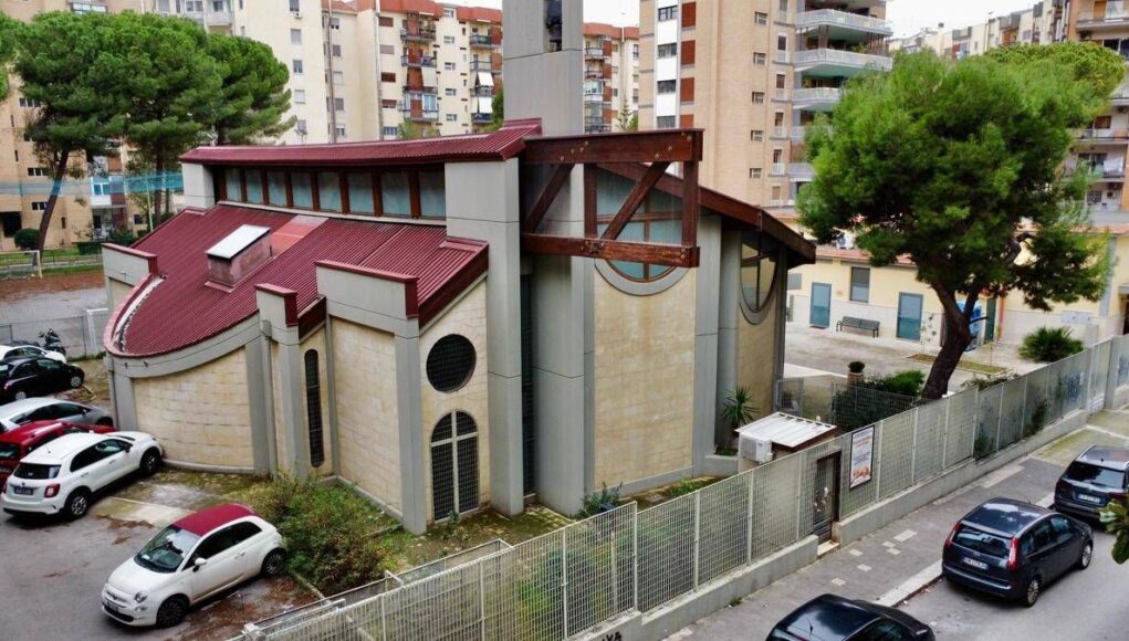 Neonato morto in culla termica Bari, parroco rinviato a giudizio