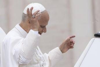 Papa Leone XIV compie 70 anni, gli auguri dal mondo e i disegni dai bimbi