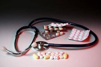 Paracetamolo in gravidanza, Fda avvia modifica foglietto illustrativo: cosa dicono gli esperti