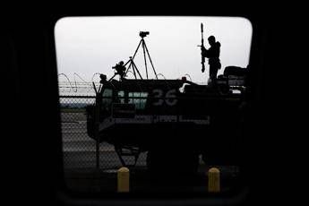 “Preparatevi alla guerra”, dal Pentagono l’alert ai generali. E Trump avverte Putin sul nucleare