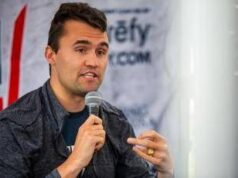 “Stava rispondendo alla mia domanda”, la testimonianza dell’ultimo a parlare con Charlie Kirk