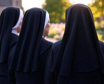 Tre suore 80enni in fuga, evasione e ritorno a casa: “Non ci fermeranno”