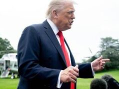 Trump, il giornalista e la domanda sugli affari: “Stai zitto”