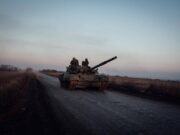 Ucraina, Ue approva blocco asset russi. Italia: “Esplorare alternative”