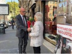70enne sotto sfratto si ‘accampa’ davanti a ministero via Arenula, Sisto la incontra: “Verifiche sul caso”