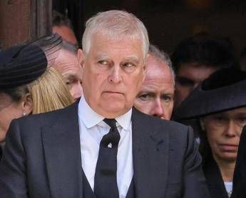 “Andrea perde il titolo di principe e lascerà il Royal Lodge”, l’annuncio di Buckingham Palace