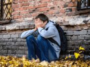 Dissociazione, il meccanismo (di difesa) che colpisce sempre più adolescenti