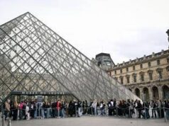 Furto al Louvre, le ipotesi sul gruppo di ladri: “Più di 4, nessuna evidenza di un complice nel museo”