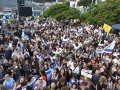 Gaza, Hamas pubblica la lista dei 20 ostaggi vivi: il rilascio in due fasi