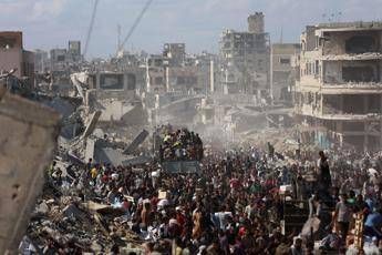 Gaza, ore decisive per rilascio ostaggi. Trump: “Guerra è finita”. Netanyahu: “Inizia nuovo cammino”