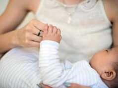 I dentini dei bebè? Spuntano prima se la mamma è stressata: lo studio