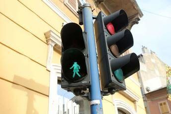 Il semaforo avrà 4 colori? Ecco perché servirà il bianco