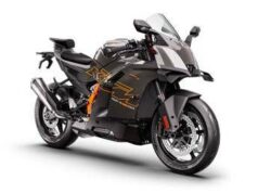KTM 990 RC R 2026: la nuova Supersport di Mattighofen