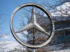 Mercedes riorganizza gruppo, ingloba società mobilità e servizi finanziari