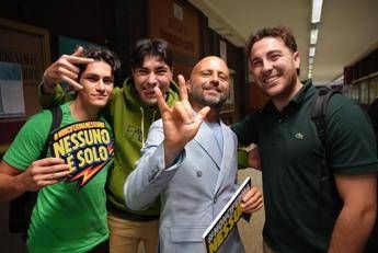 #NonCiFermaNessuno, il tour di Luca Abete tra disagi e fragilità giovanili fa tappa alla Sapienza