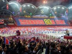 Parata a Pyongyang, Kim presenta il nuovo missile intercontinentale balistico
