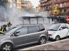 Roma, bus in fiamme: nessun passeggero ferito