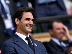Shanghai, folla in delirio per il ritorno in campo di Federer