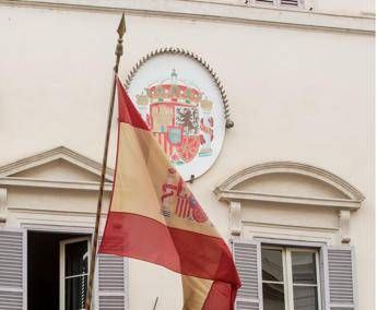 Spagna, Fontanone illuminato e centinaia di ospiti a Roma per la Festa nazionale in ambasciata