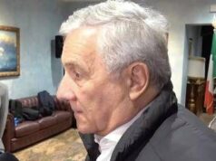 Studenti palestinesi arrivano a Ciampino per studiare negli atenei italiani, Tajani: “Formeremo la loro futura classe dirigente”