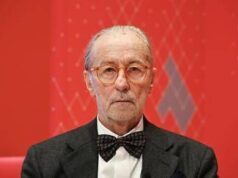 Vittorio Feltri, aggredito sotto casa a Milano: “Gli ho sferrato un pugno mostruoso”