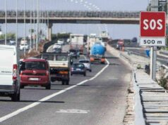 A piedi di corsa sul Grande Raccordo Anulare, uomo salvato da due poliziotti