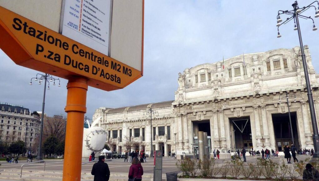 Aggredisce un turista ebreo in stazione a Milano, arrestato 25enne
