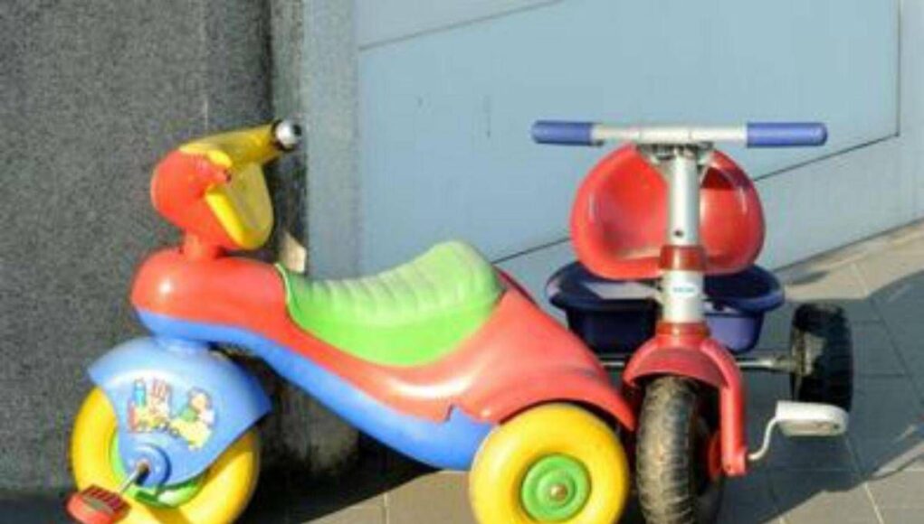 Arezzo, bimbo soffocato all’asilo nido: Procura indaga su negligenze nella sorveglianza