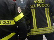 Arezzo, crolla una palazzina dopo un’esplosione: feriti sotto le macerie