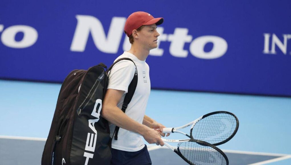Atp Finals, marea arancione per Sinner: il pubblico ‘abbraccia’ Jannik prima dell’esordio a Torino